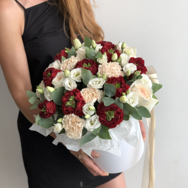 КОРОБКА С РОЗАМИ